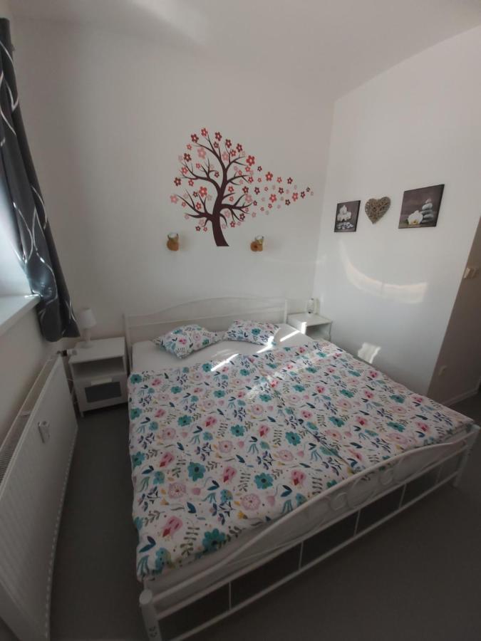 Apartman Tony Slapy Exterior foto